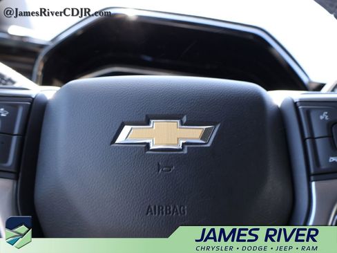 Used 2025 Chevrolet Silverado 1500 LT AWD/4WD image 26