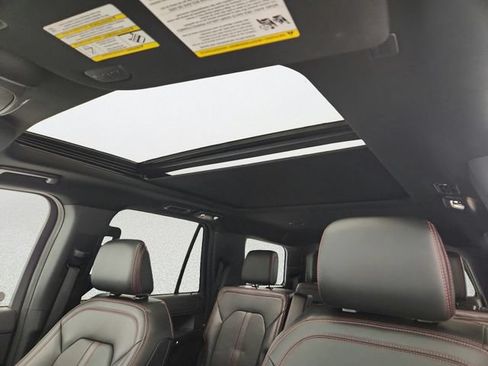 Used 2024 Ford Expedition Limited AWD/4WD image 12