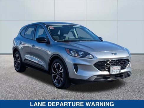 Used 2022 Ford Escape SE w/ SE Sport Appearance Package image 7