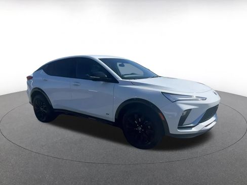 Used 2025 Buick Envista Sport Touring image 2