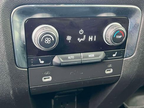 Used 2024 Chevrolet Suburban Premier AWD/4WD image 13
