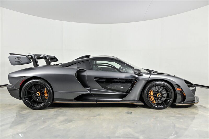 Used 2019 McLaren Senna RWD image 8