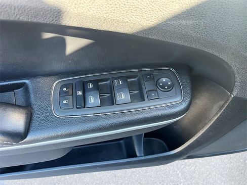 Used 2022 Chrysler 300 S image 18