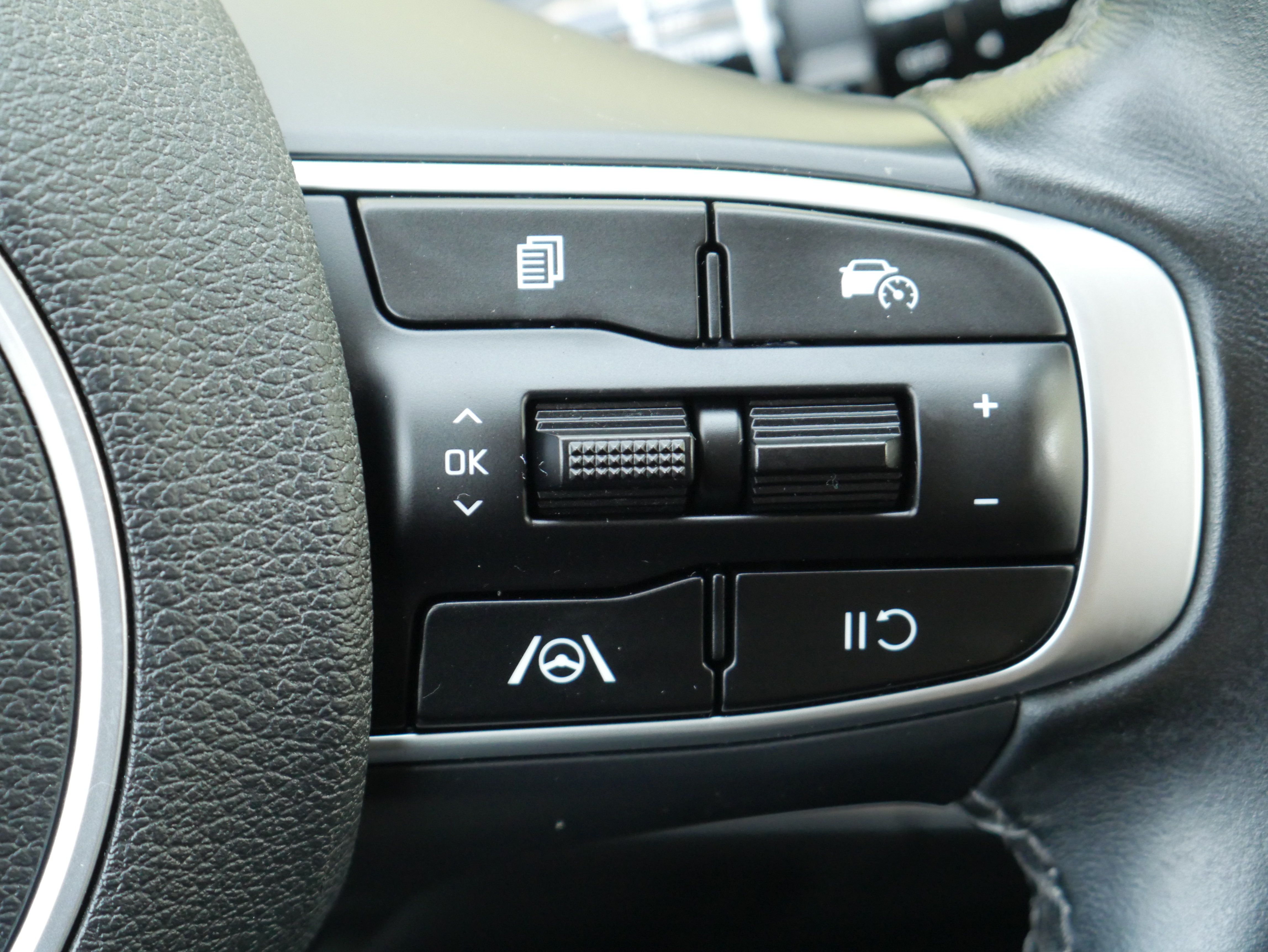 Certified 2024 Kia Sportage EX FWD image 27
