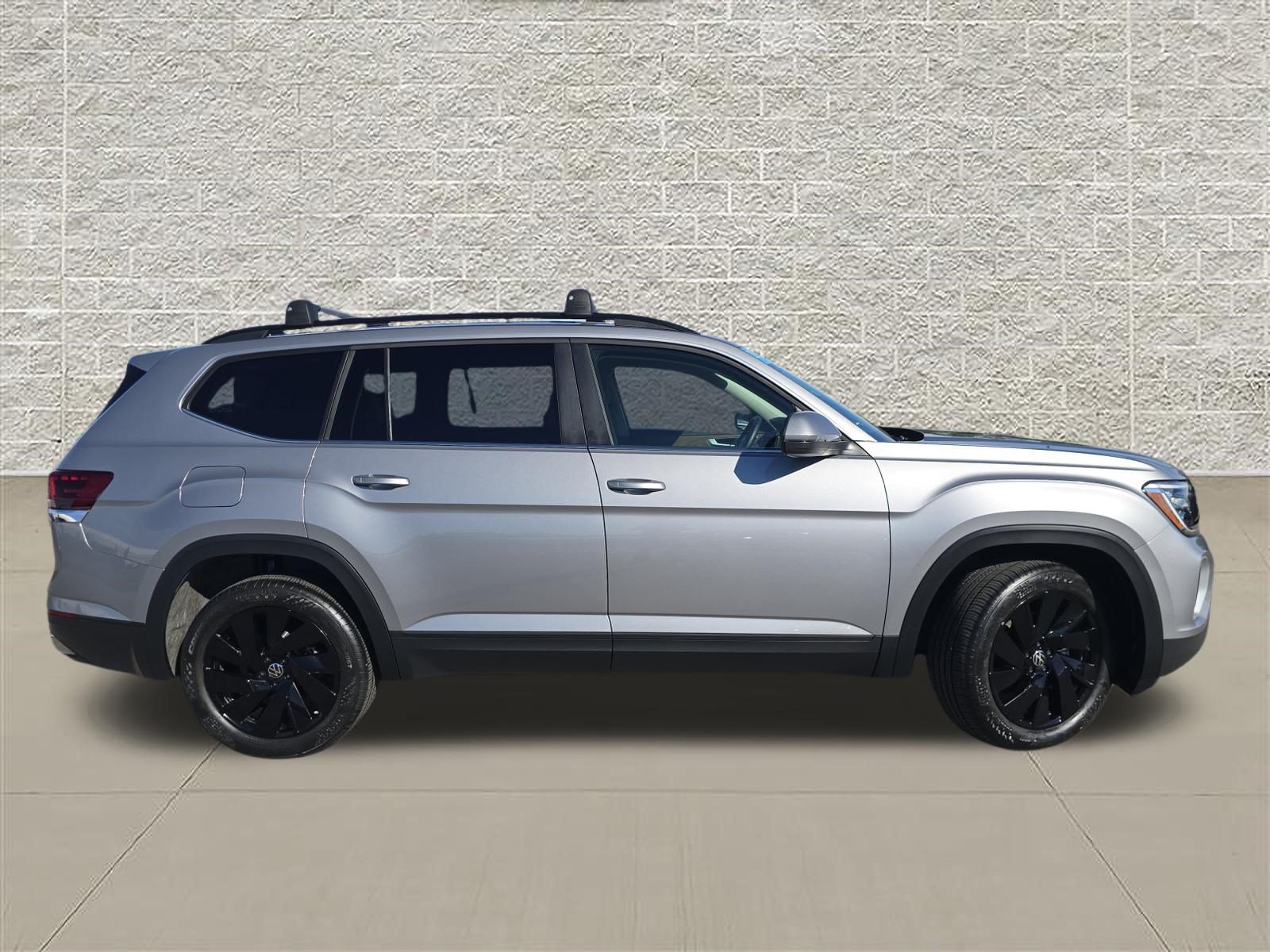 Certified 2025 Volkswagen Atlas SE AWD/4WD image 8
