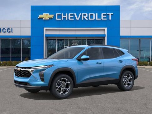 New 2026 Chevrolet Trax LT FWD image 2