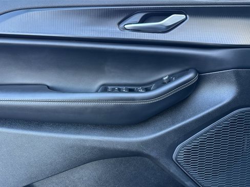 Used 2023 Jeep Grand Cherokee L Laredo image 11