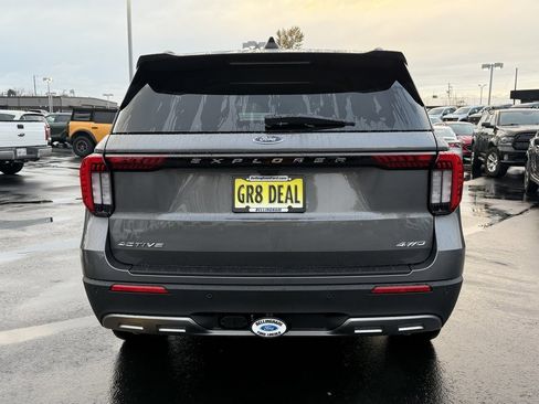 New 2026 Ford Explorer Active w/ Active Comfort Package image 6