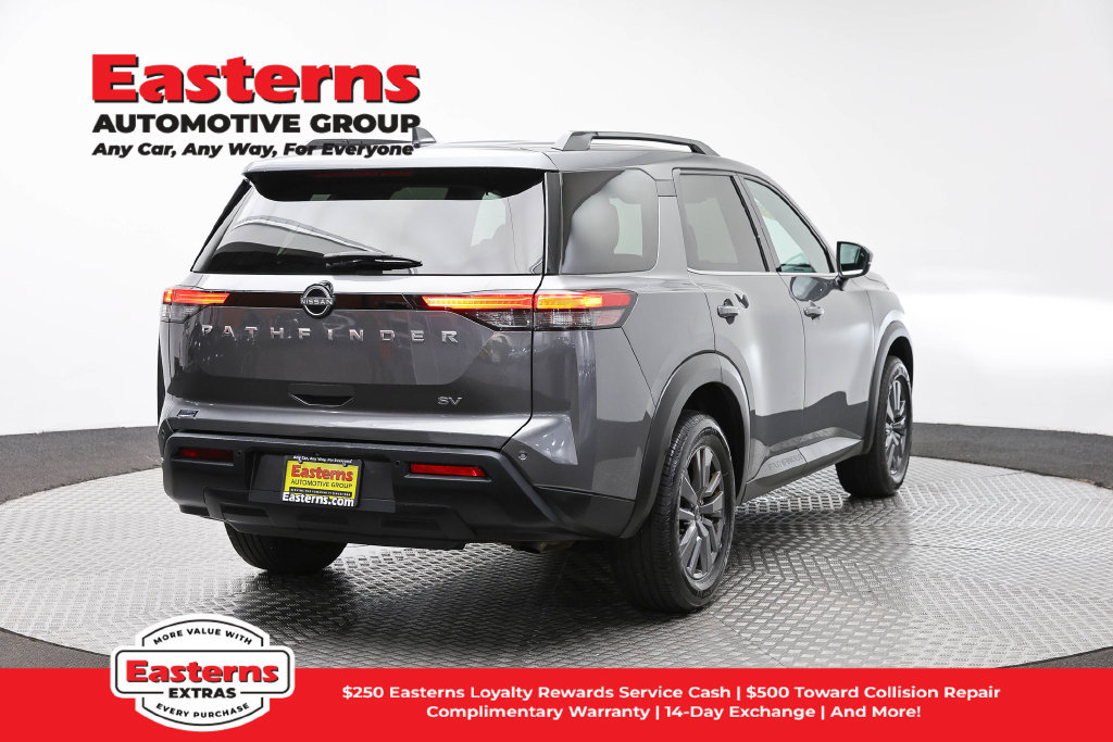 Used 2022 Nissan Pathfinder SV FWD image 6
