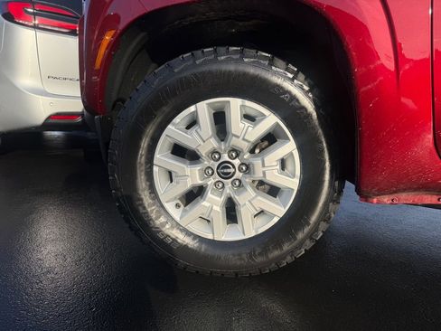 Used 2023 Nissan Frontier SV image 16