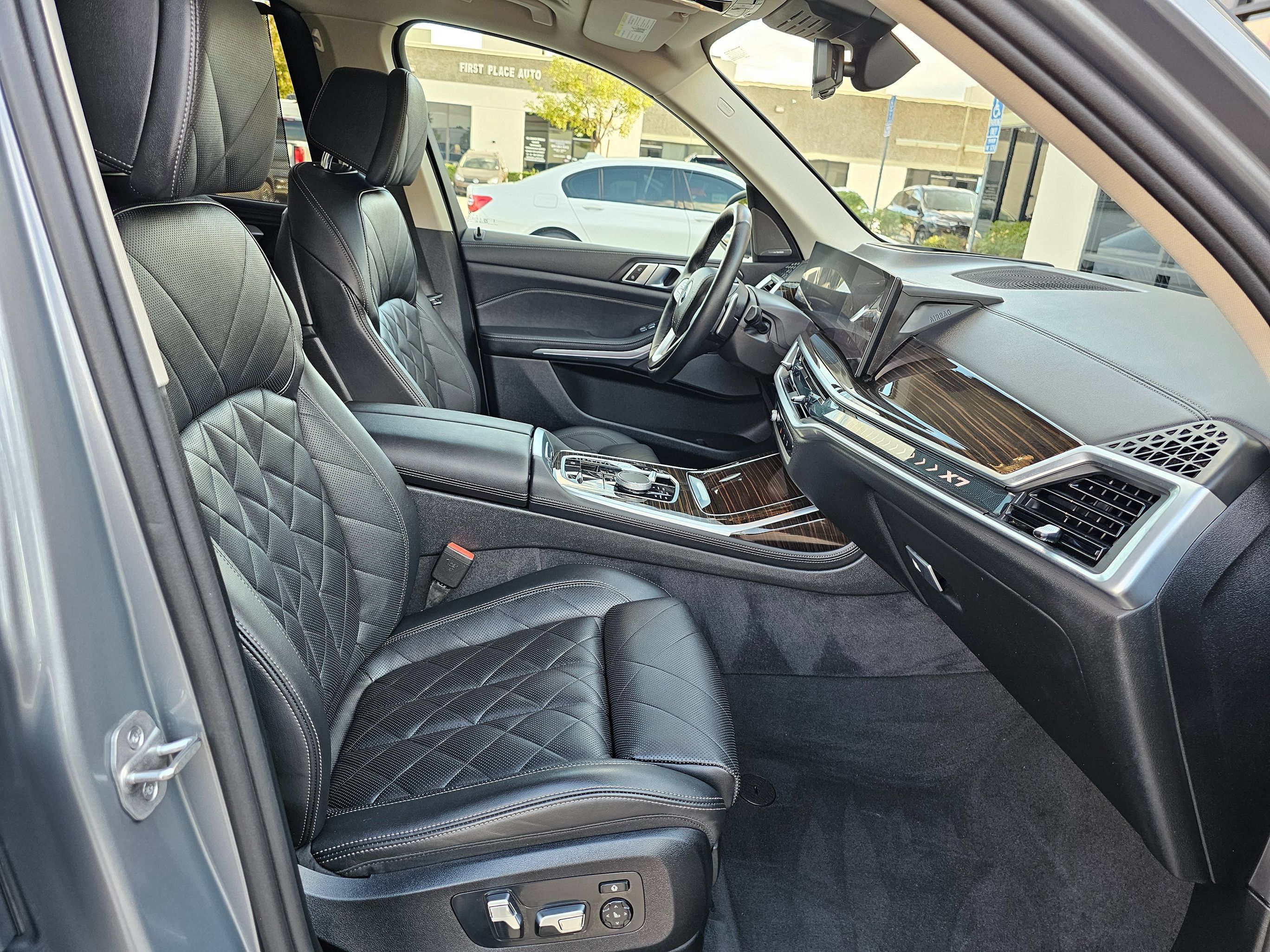 Used 2025 BMW X7 xDrive40i AWD/4WD image 35