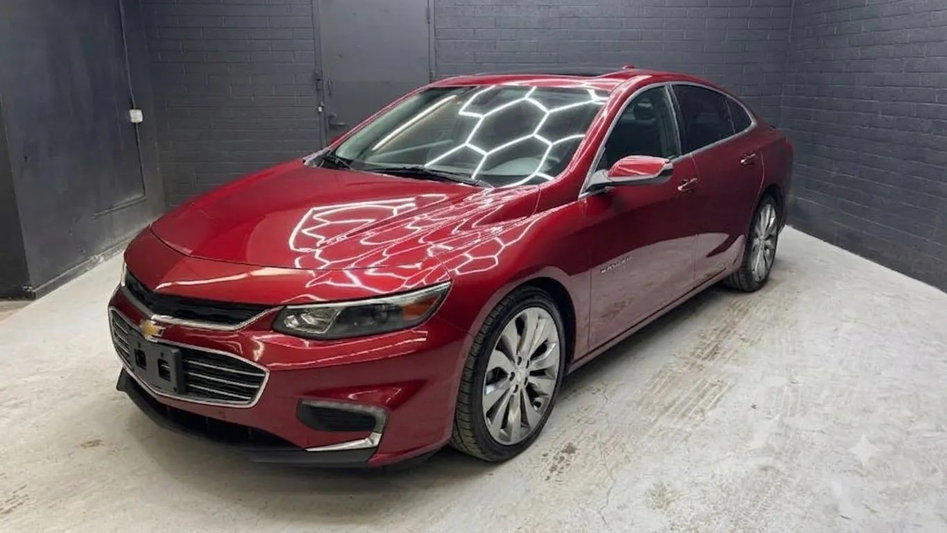 Used 2017 Chevrolet Malibu Premier w/ Premier Sun and Wheel Package FWD image 2