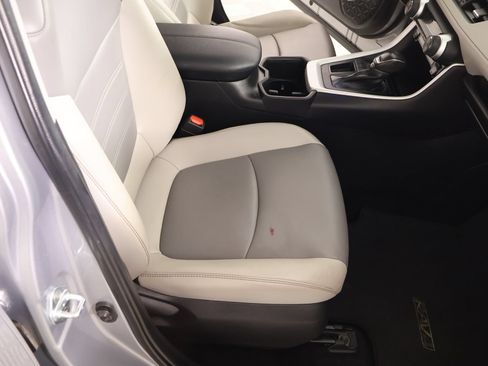 Used 2024 Toyota RAV4 XLE Premium FWD image 12