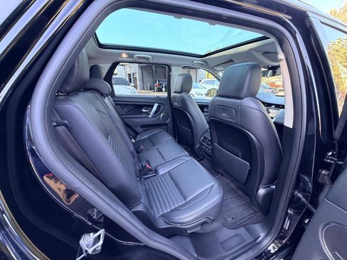 Used 2020 Land Rover Discovery Sport SE image 14