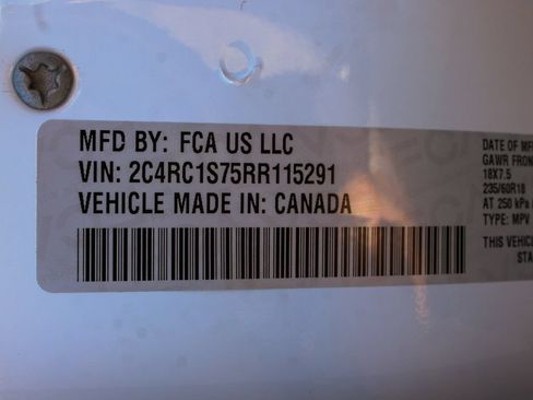 Used 2024 Chrysler Pacifica Limited FWD image 12