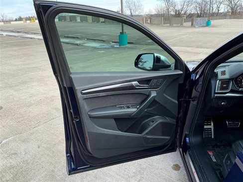 Used 2018 Audi SQ5 Premium Plus w/ S Sport Package image 31