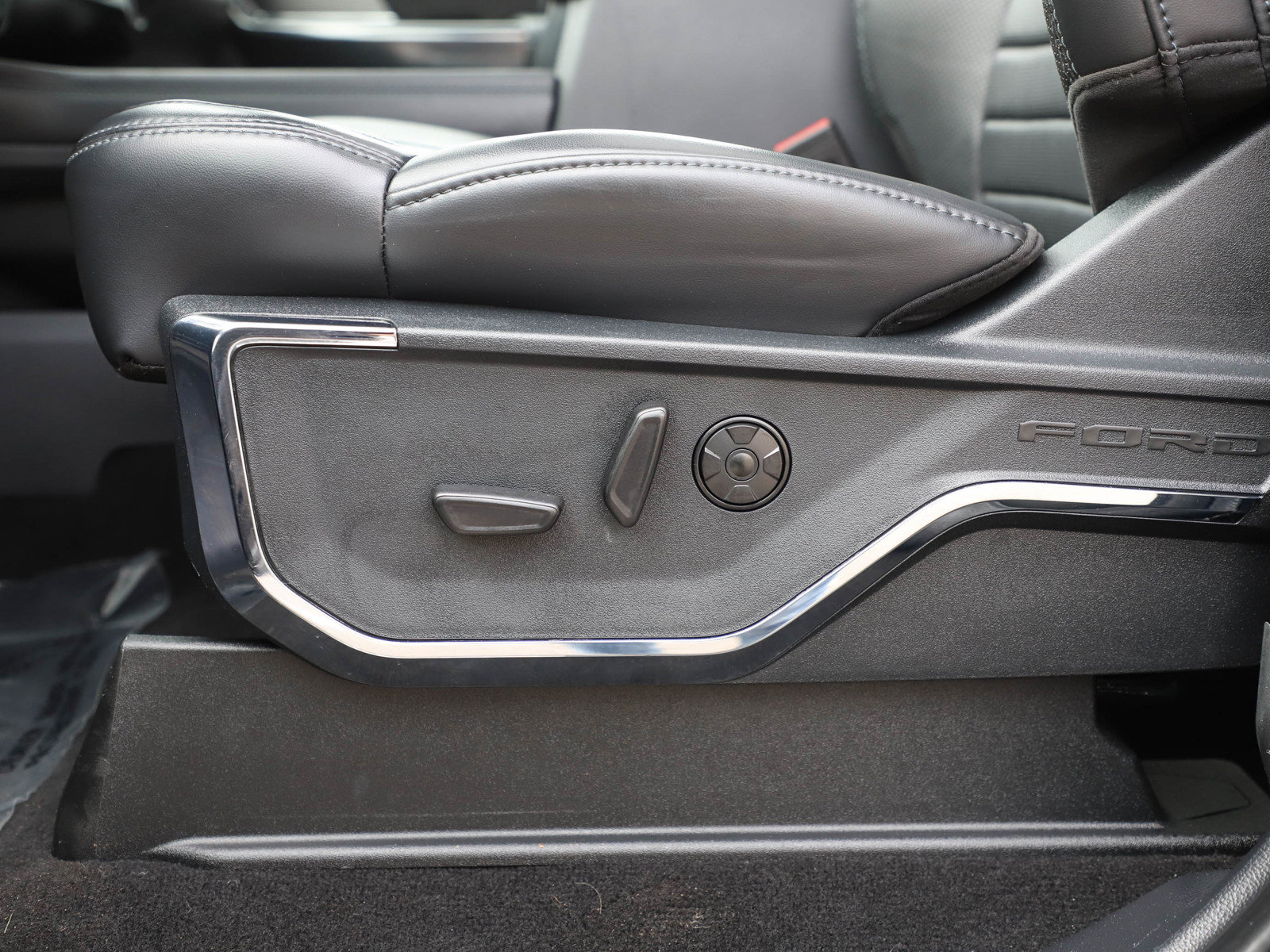 Used 2026 Ford F250 Platinum AWD/4WD image 27