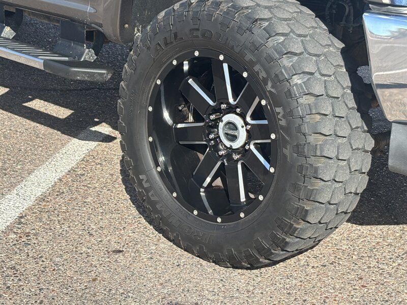 Used 2017 Ford F350 Lariat w/ Lariat Value Package AWD/4WD image 10