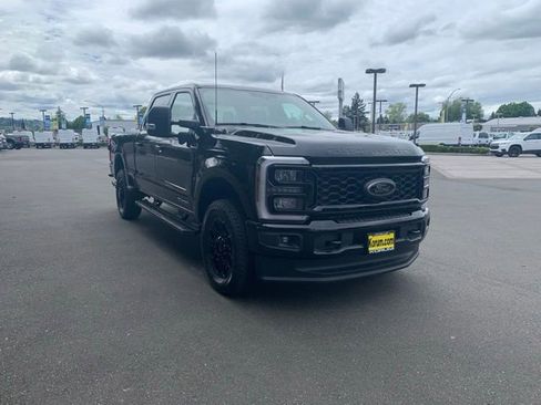 New 2025 Ford F250 XLT w/ Black Appearance Package image 9