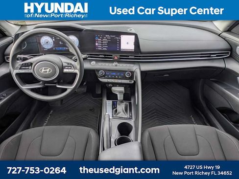 Certified 2024 Hyundai Elantra SEL FWD image 15