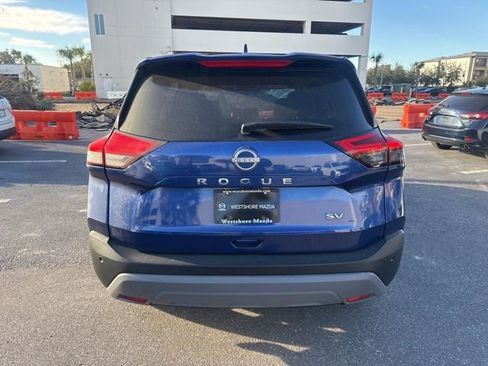 Used 2023 Nissan Rogue SV image 4