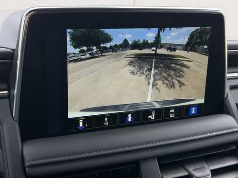 Used 2024 Chevrolet Tahoe Z71 w/ Z71 Off-Road Package AWD/4WD image 19