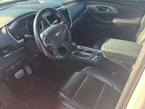 Used 2020 Chevrolet Traverse LT w/ LT Premium Package AWD/4WD image 8