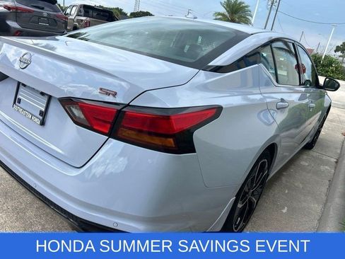 Used 2024 Nissan Altima 2.5 SR w/ SR Premium Package FWD image 8