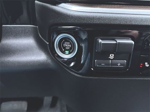 Used 2024 Chevrolet Silverado 1500 LT image 17