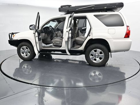 Used 2006 Toyota 4Runner SR5 AWD/4WD image 40