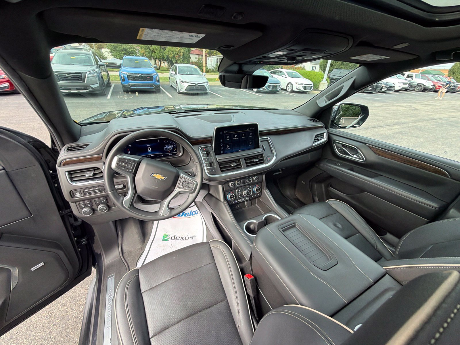 Used 2023 Chevrolet Suburban Premier w/ Premium Package AWD/4WD image 29