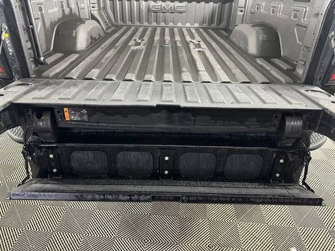 Used 2025 GMC Sierra 2500 AT4 w/ AT4 Premium Plus Package AWD/4WD image 32