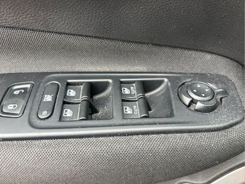 Certified 2018 Jeep Renegade Latitude image 14