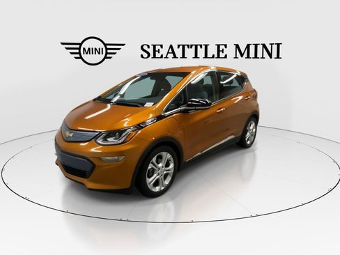 Used 2017 Chevrolet Bolt LT FWD image 1