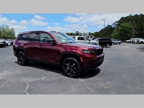 Used 2024 Jeep Grand Cherokee L Laredo image 37