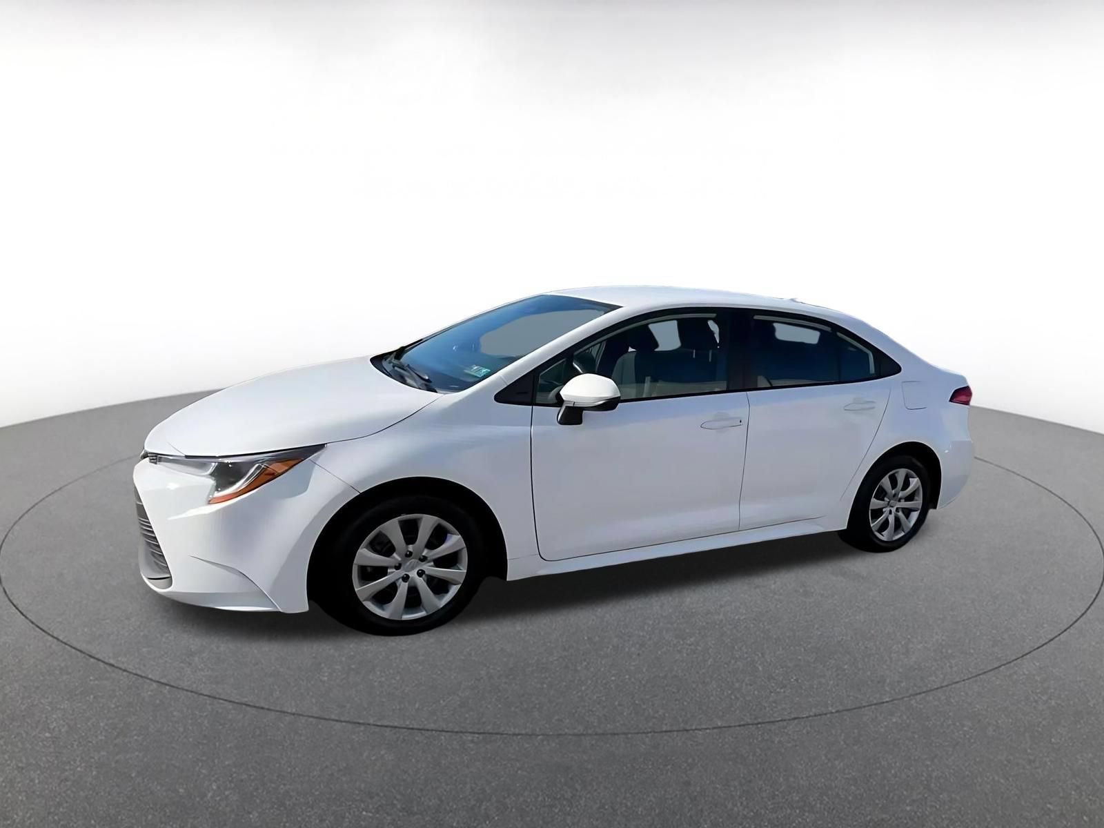 Used 2025 Toyota Corolla LE FWD image 6