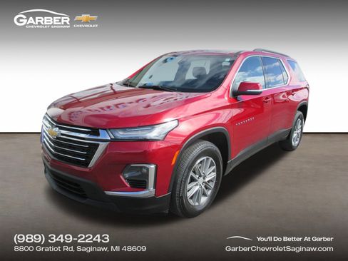 Used 2023 Chevrolet Traverse LT image 1