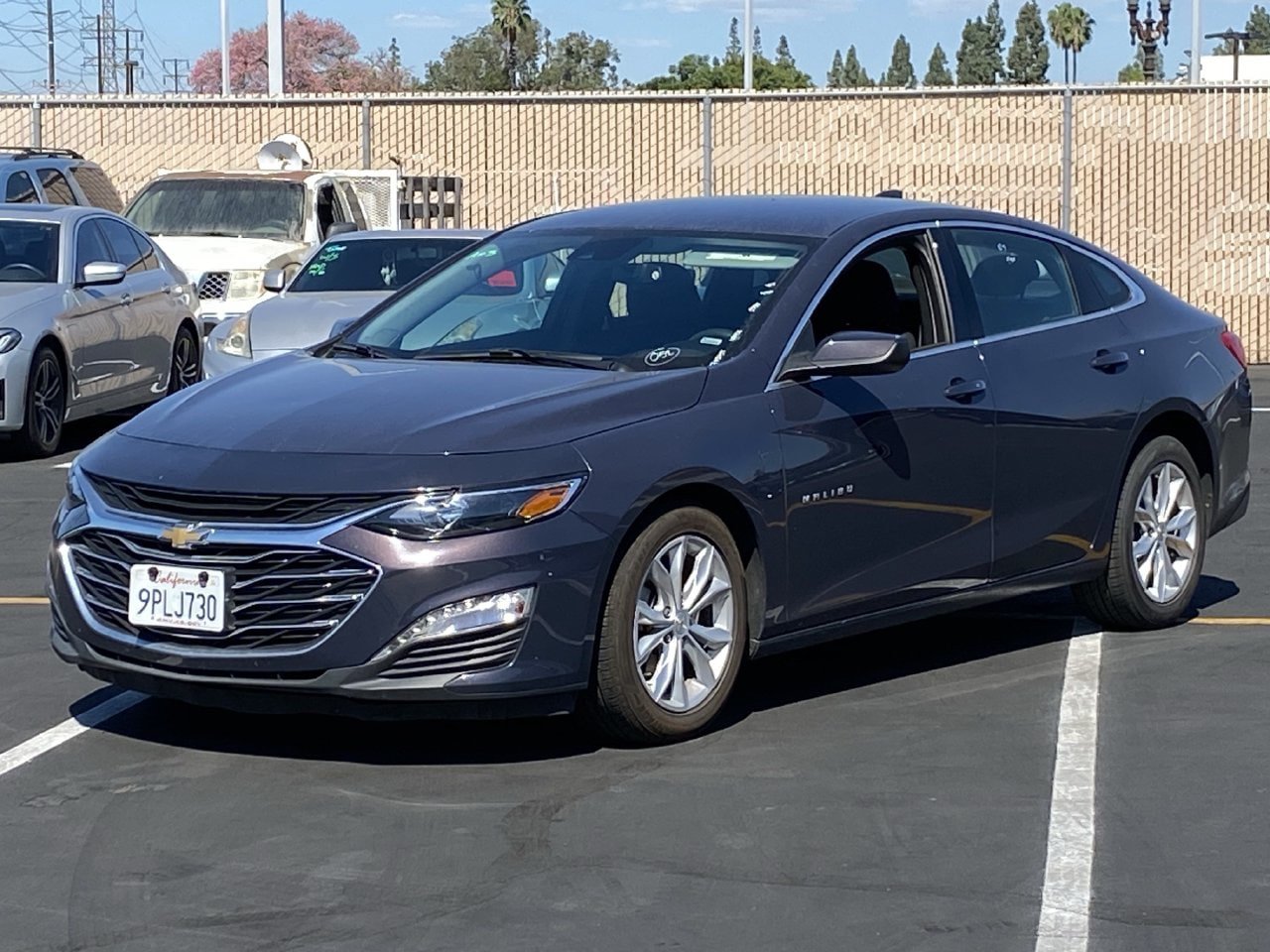 Used 2025 Chevrolet Malibu LT FWD image 2