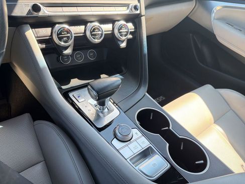Used 2022 Genesis G70 2.0T RWD image 18