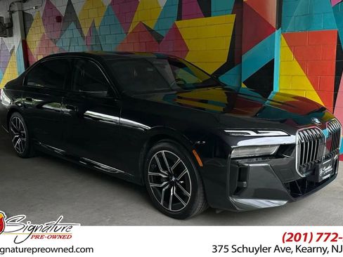 Used 2025 BMW 740i xDrive AWD/4WD image 1