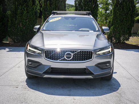 Used 2021 Volvo V60 T5 Cross Country AWD/4WD image 3
