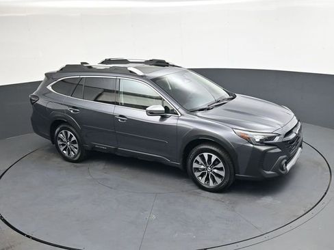 Used 2025 Subaru Outback Touring XT image 22