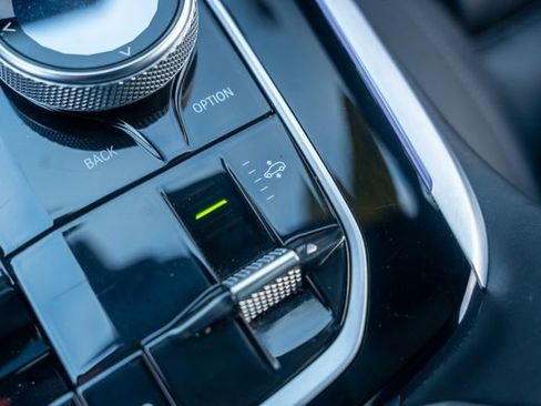 Used 2022 BMW X7 M50i w/ Dynamic Handling Package image 43