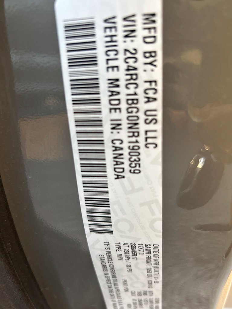 Used 2022 Chrysler Pacifica Touring-L FWD image 6