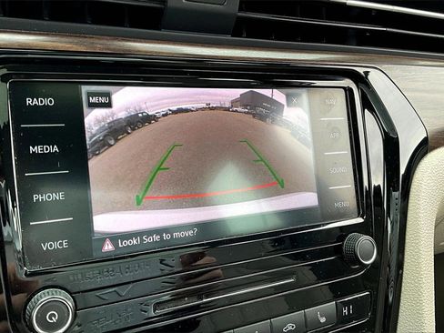 Used 2020 Volkswagen Passat 2.0T SEL image 14