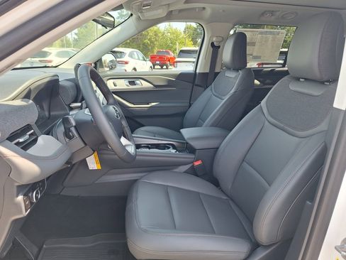 New 2025 Ford Explorer Active w/ Active Comfort Package image 4