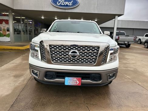 Used 2018 Nissan Titan Platinum Reserve w/ Platinum Utility Package image 13