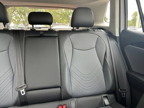 New 2026 Volkswagen Tiguan SE FWD image 14