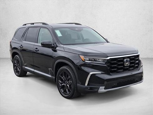 New 2025 Honda Pilot Touring image 7