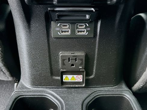 Used 2021 Jeep Wrangler Unlimited Sahara image 16